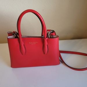 Kate Spade small shoulder bag. Can be worn crossbody